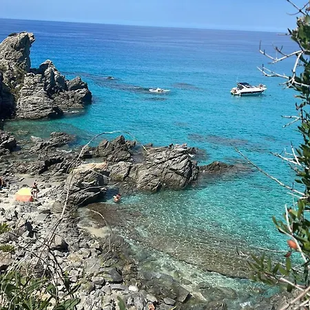 Lenza Apartment Brattiro